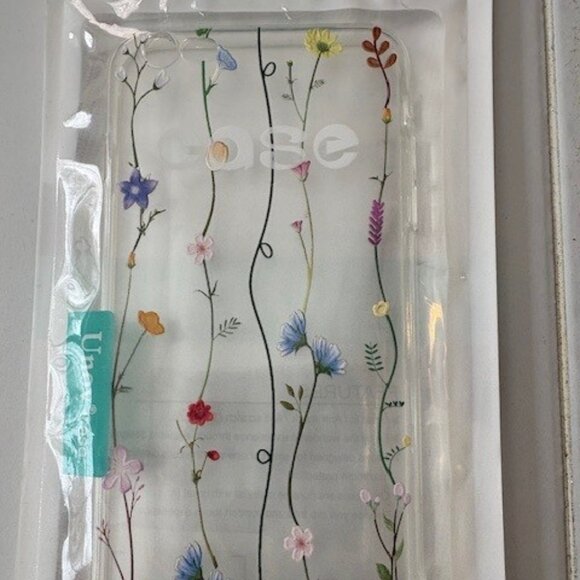 Three IPhone 14 Cases - Picture 3 of 3